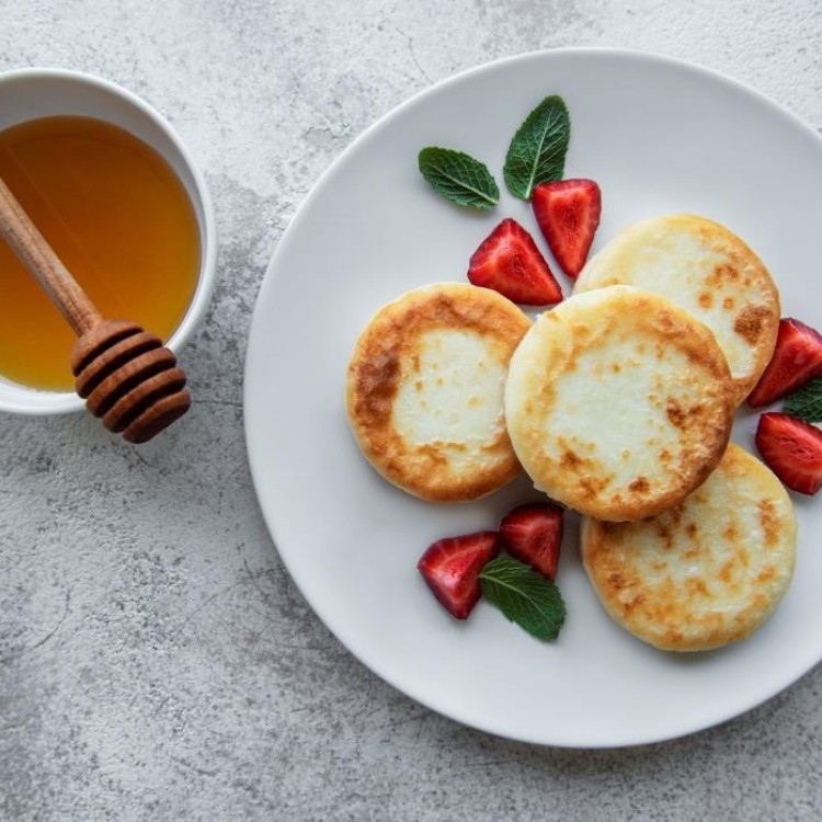 جبنة مقلية بالعسل للسحور