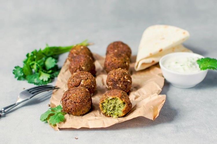 الفلافل في البيت بدون ماكينة