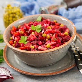 طريقة عمل سلطة البنجر بالخضروات