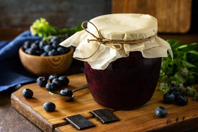 مربى التوت الأزرق