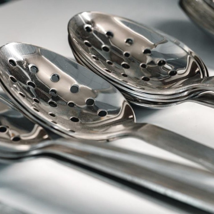 لاستعادة بريق أدوات المائدة الفضية