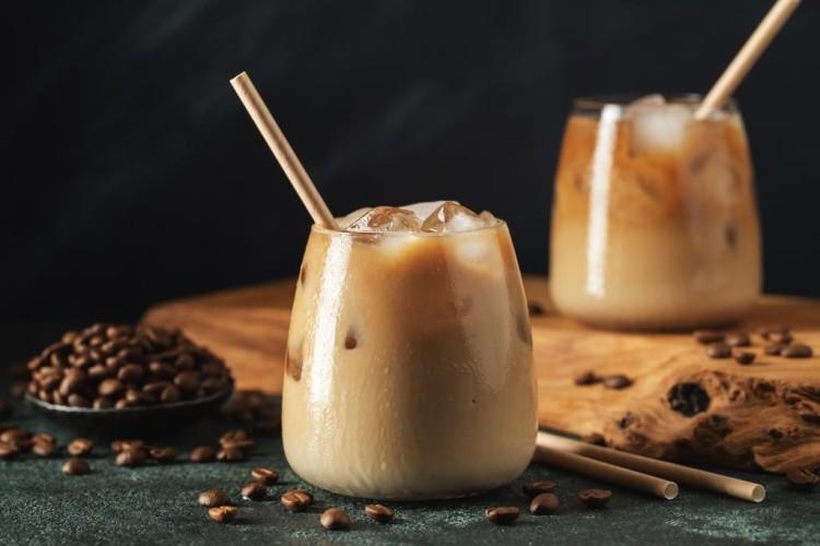 الآيس كوفي بالثلج