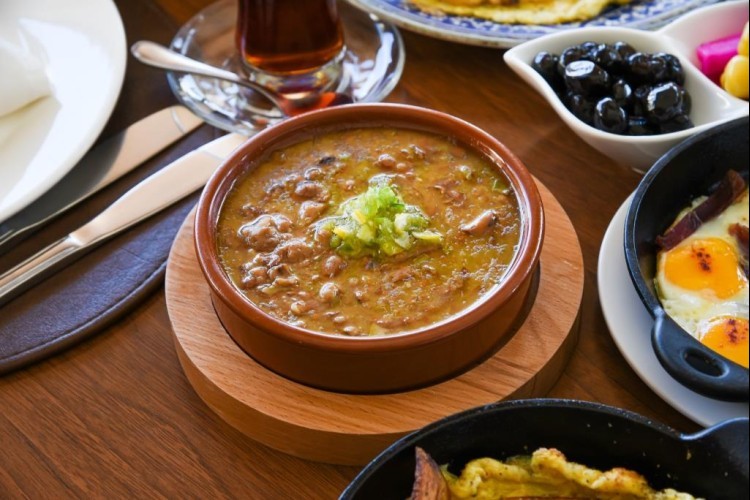 فطور الفول بالطحينة