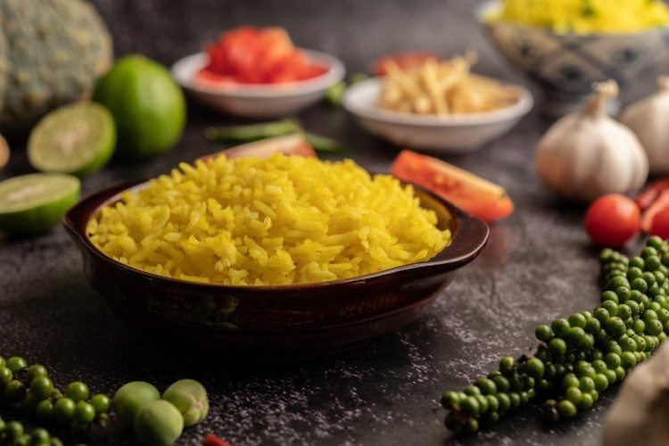 طريقة عمل الأرز البسمتي الأصفر