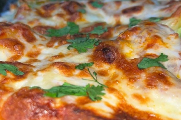 مسقعة باللحم والبشاميل