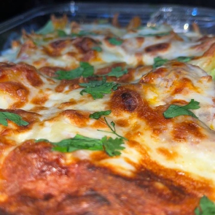 مسقعة باللحم والبشاميل