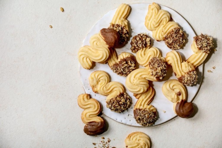 البيتيفور بالزبدة والمكسرات