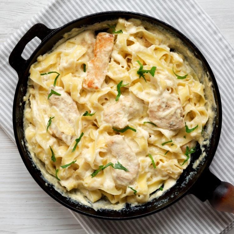 مكرونة ألفريدو بالكريمة