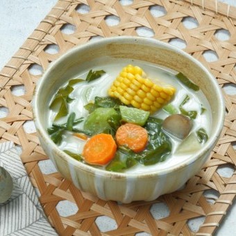 شوربة خضار بحليب جوز الهند