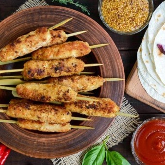 كباب الدجاج المشوي بالفرن