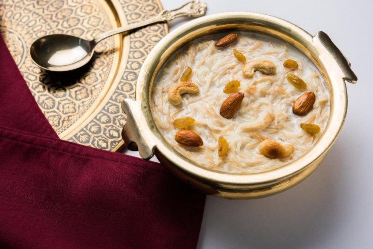 حلى الشعيرية بالحليب والمكسرات