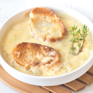 طريقة عمل شوربة البصل الأصلية
