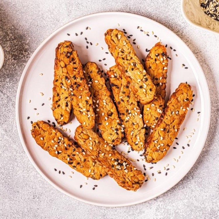 أصابع التمر بالسمسم