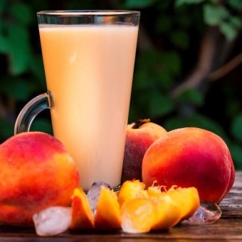 عصير الخوخ بالزبادي