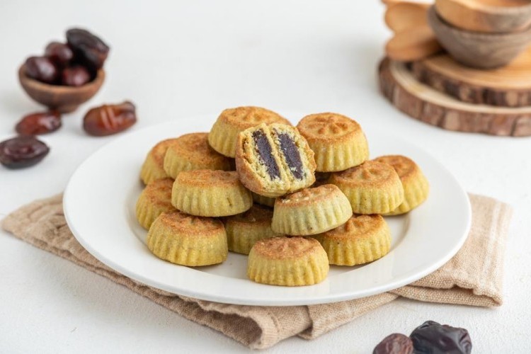 معمول التمر بالسميد لضيافة العيد