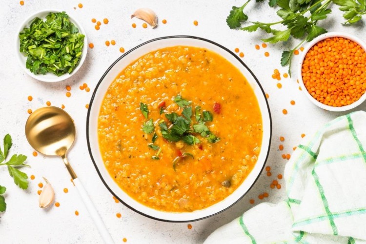 طريقة عمل شوربة العدس المصرية
