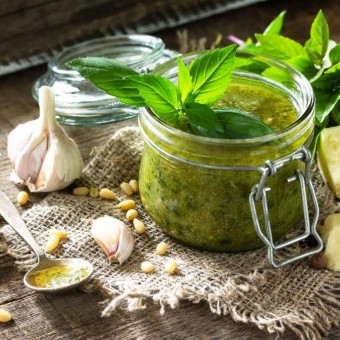 صوص البيستو الإيطالي في المنزل