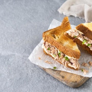 ساندويش التونة بالخضار