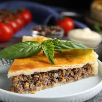 الجلاش باللحمة المفرومة والخضار