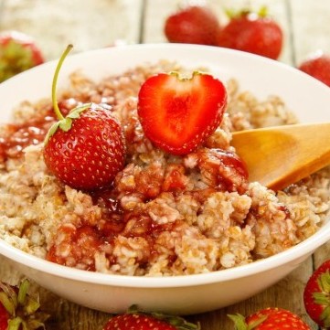 4 طرق لتحضير وجبات سحور شهية بالشوفان المنقوع طوال النهار