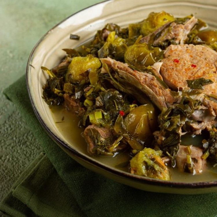 شوربة السبانخ باللحمة