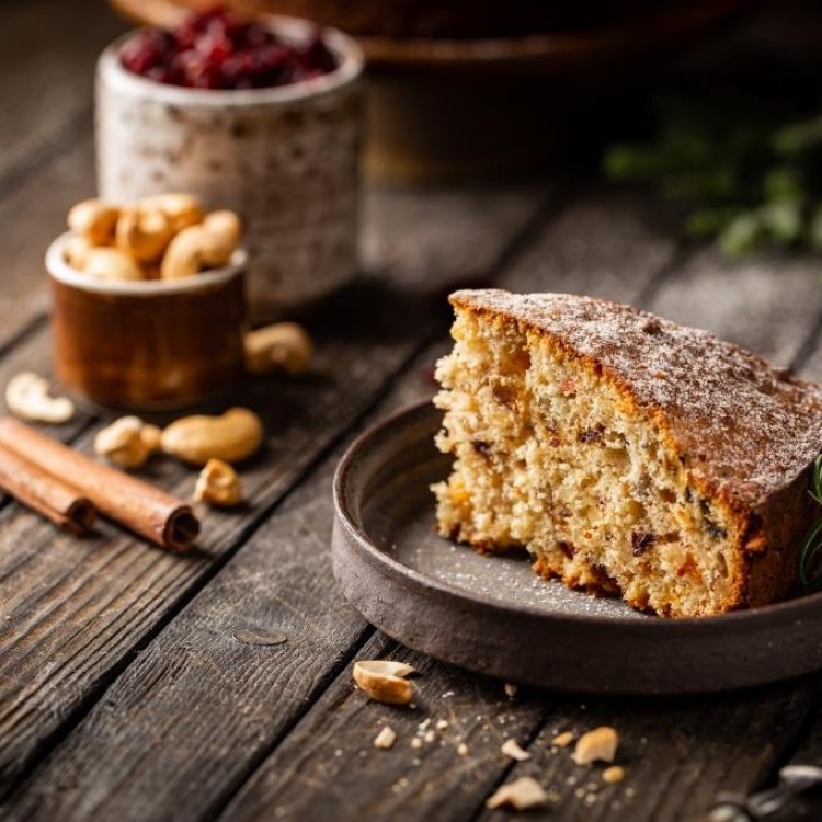 كيكة التمر الخفيفة