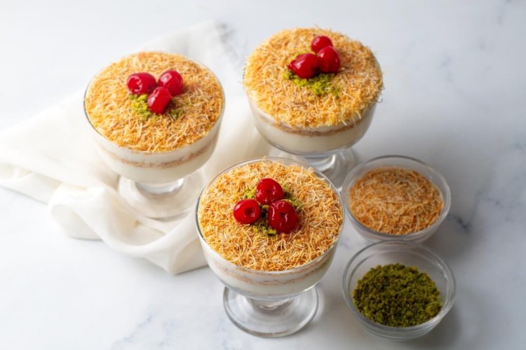 كاسات الكنافة بالكاسترد