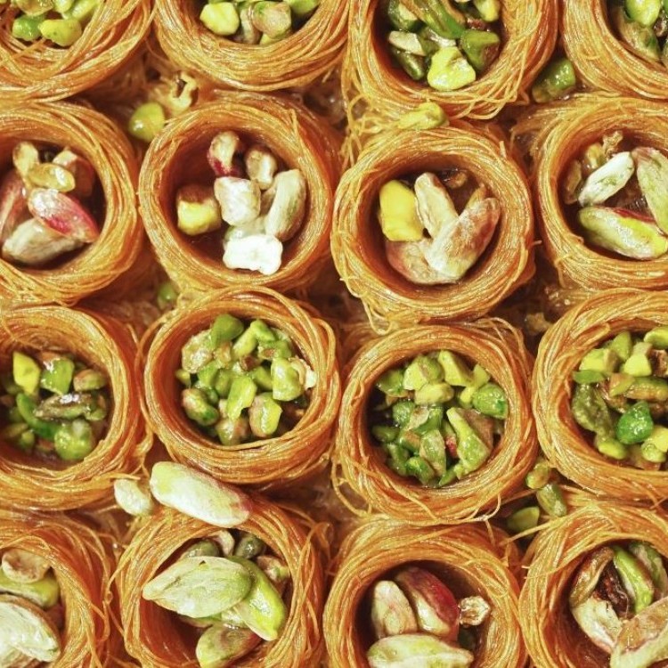 كنافة أساور بالفستق