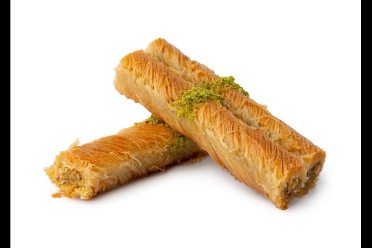 أصابع الكنافة بالمكسرات