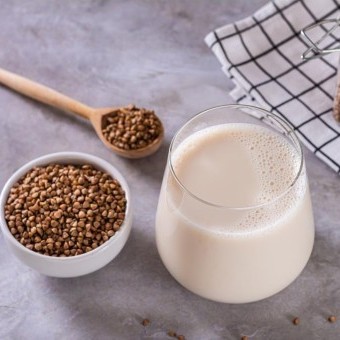 مشروب الحلبة بالحليب