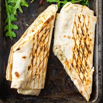 شاورما الحلوم بصوص الطحينة