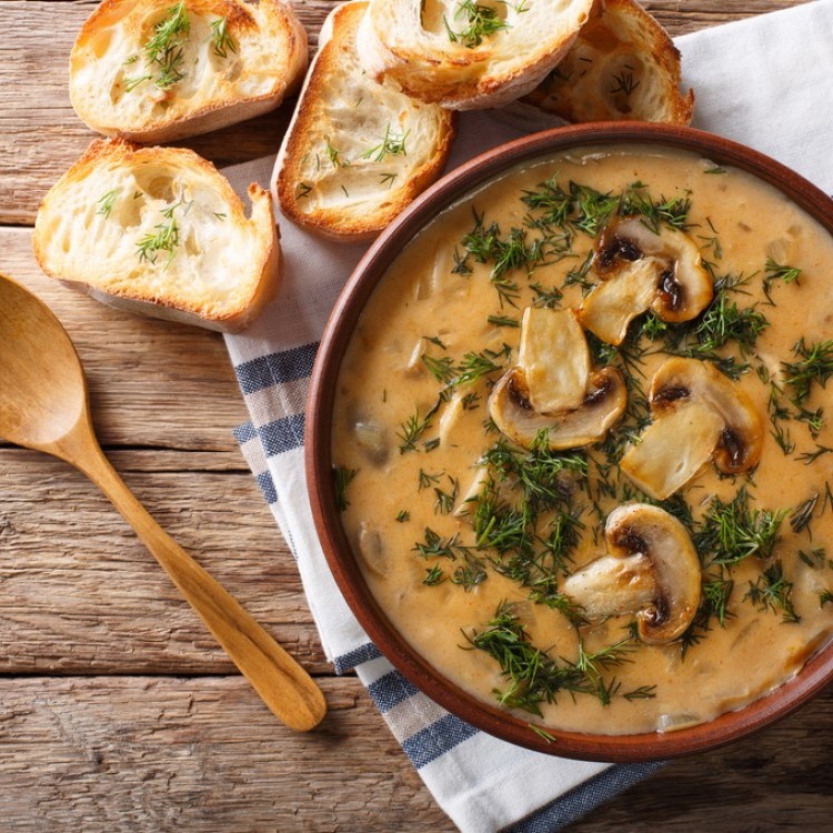 شوربة الفطر بالزبادي