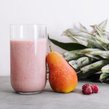 سموثي الإجاص والتوت