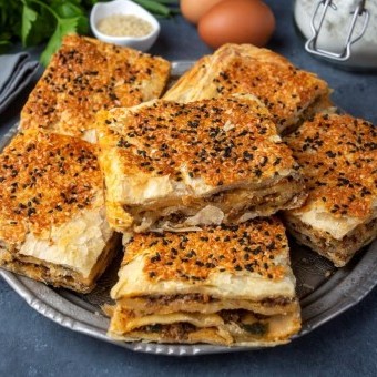 طريقة عمل الرقاق باللحمة لسفرة العيد