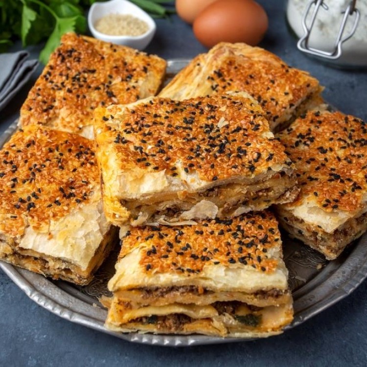 طريقة عمل الرقاق باللحمة لسفرة العيد