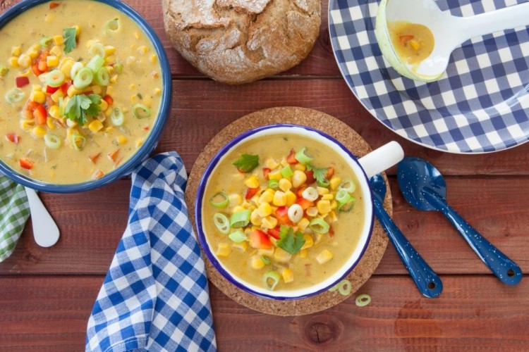 شوربة الذرة الحلوة بالدجاج