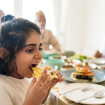 10 نصائح غذائية لصحة أفضل لطفلك في العيد