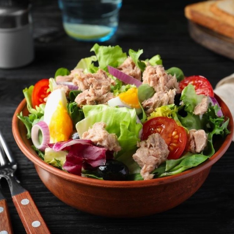 سلطة التونة بدون مايونيز