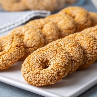 كعك العيد بالسمسم واليانسون