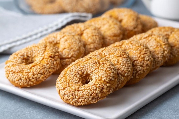 كعك العيد بالسمسم واليانسون