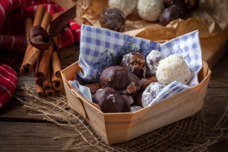 كرات البسكويت بالشوكولاتة