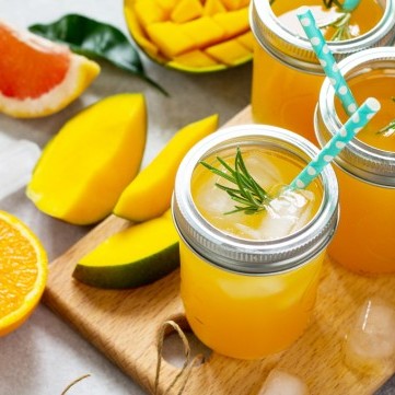 عصير المانجو بالبرتقال