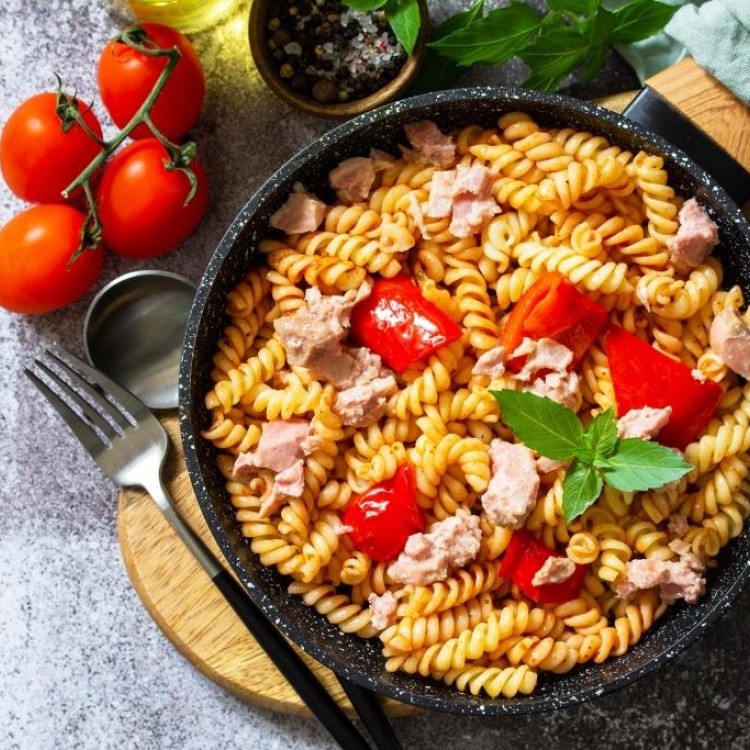 مكرونة بالتونة في 10 دقائق