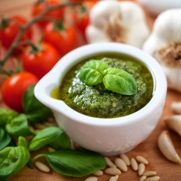 صلصة البيستو بالطماطم والريحان