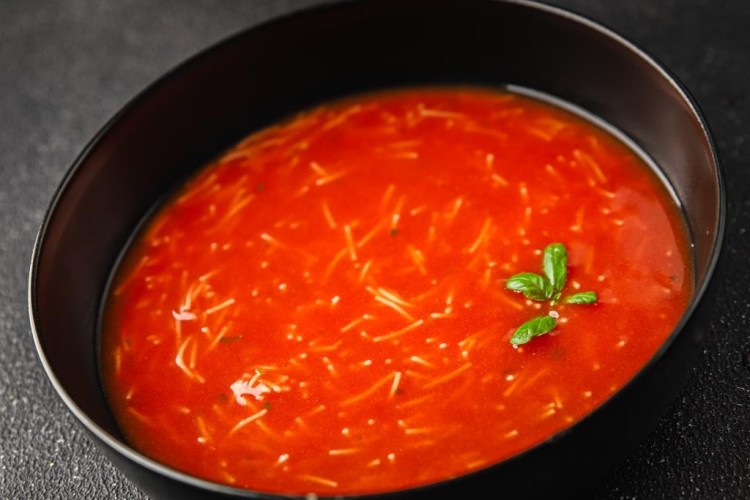 شوربة الشعيرية بالطماطم لإفطار رمضان