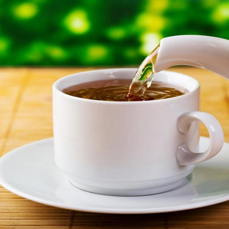 خطوات مجربة لتنظيف البقع عن فناجين الشاي