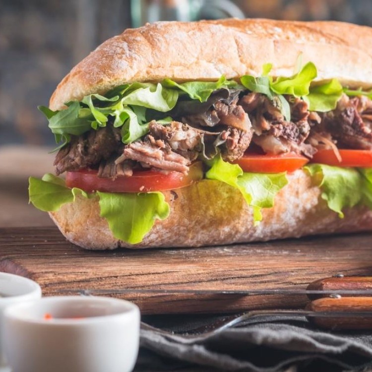 ساندويش شرائح اللحم