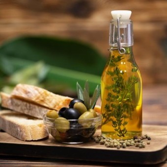 الزعتر بالزيت في البيت