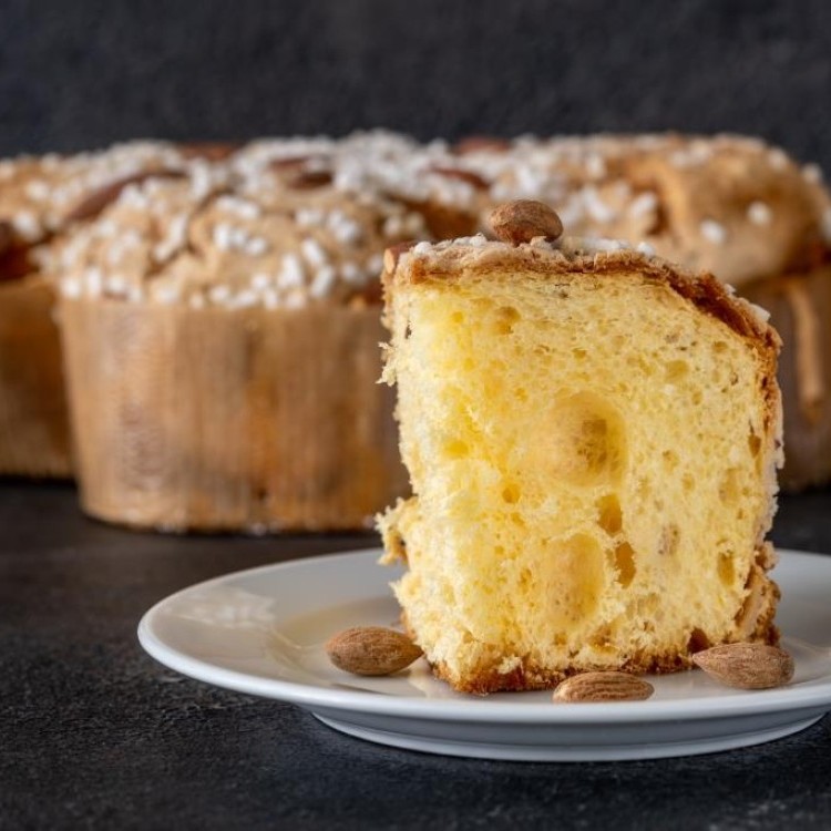 كيكة اللوز الهشة