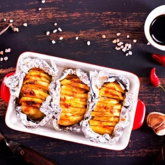 بطاطس مشوية بالصويا صوص